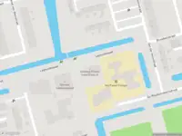 Ambulance met gepaste spoed naar de Van Bassenstraat in Rotterdam