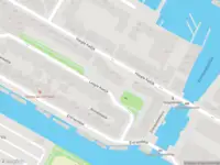 Ambulance met gepaste spoed naar de Laagte Kadijk in Amsterdam