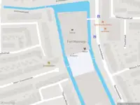 Ambulance met grote spoed naar de Leonardo da Vinciplein in Haarlem