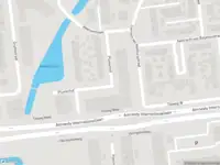 Ambulance met grote spoed naar de Pluvierhof in Hellevoetsluis
