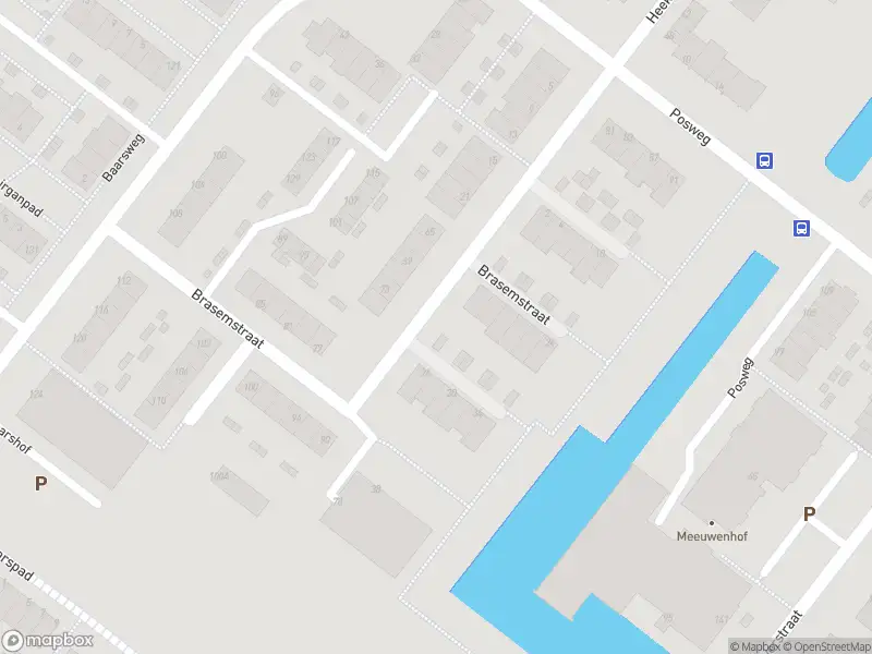 Ambulance met gepaste spoed naar de Brasemstraat in Hoogvliet Rotterdam