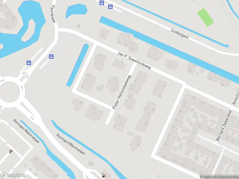Ambulance met grote spoed naar de Pieter Hellendaalweg in Uithoorn