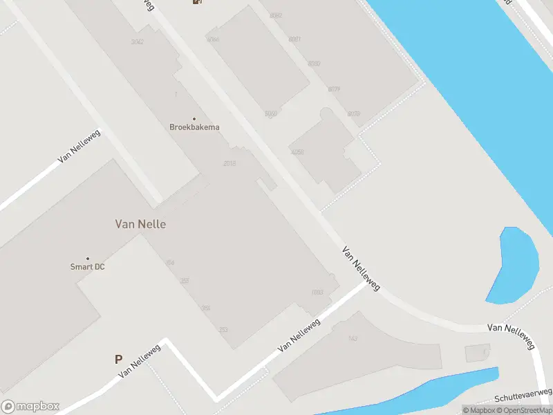 Ambulance met grote spoed naar de Van Nelleweg in Rotterdam