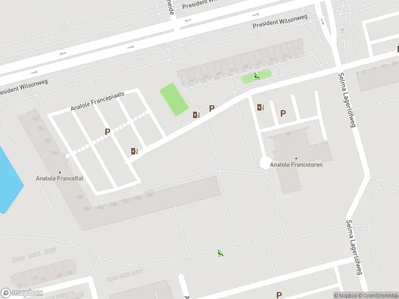 Ambulance met gepaste spoed naar de Anatole Franceplaats in Rotterdam