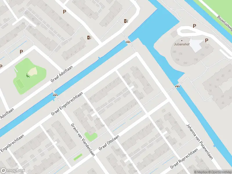 Ambulance met grote spoed naar de Graaf Lodewijklaan in Leidschendam