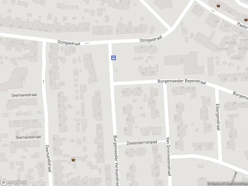 Ambulance met grote spoed naar de Burgemeester Verduynstraat in Pernis Rotterdam