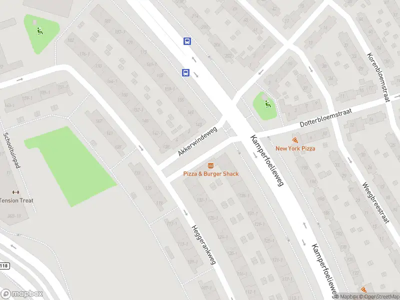 Ambulance met gepaste spoed naar de Akkerwindeweg in Amsterdam