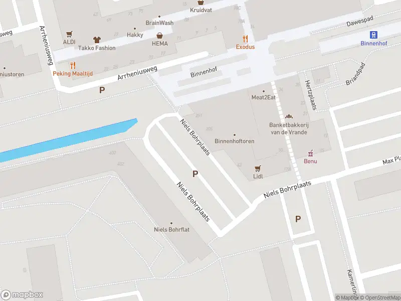 Ambulance met grote spoed naar de Niels Bohrplaats in Rotterdam