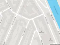 Ambulance met grote spoed naar de Kleine Visserijstraat in Rotterdam