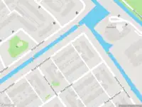 Ambulance met grote spoed naar de Graaf Lodewijklaan in Leidschendam