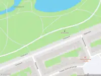 Ambulance met grote spoed naar de Kastanjeweg in Amsterdam