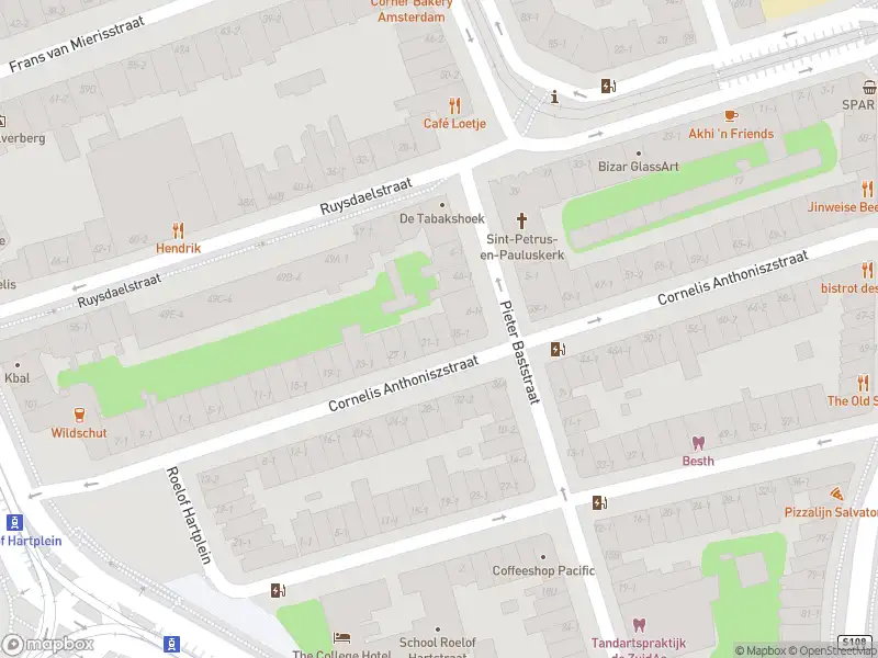 Ambulance met grote spoed naar de Cornelis Anthoniszstraat in Amsterdam