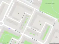 Ambulance met grote spoed naar de Waterlandplein in Amsterdam
