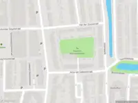 Ambulance met grote spoed naar de Prinsenstraat in Leiden