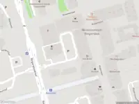 Ambulance met grote spoed naar de Reewijkplein in Amsterdam