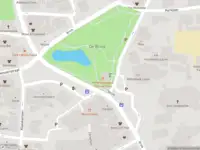 Politie naar de Brink in Laren vanwege aanrijding met letsel