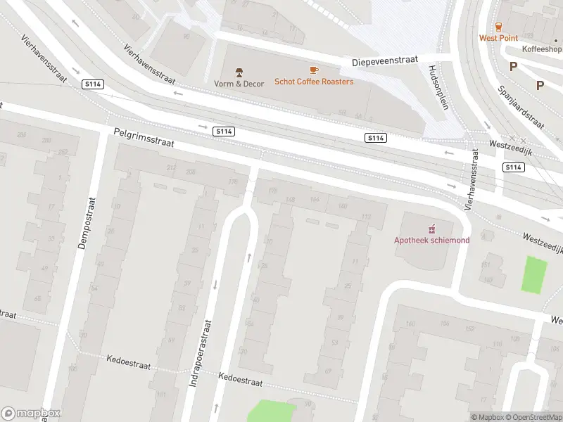 Ambulance met grote spoed naar de Indrapoerastraat in Rotterdam