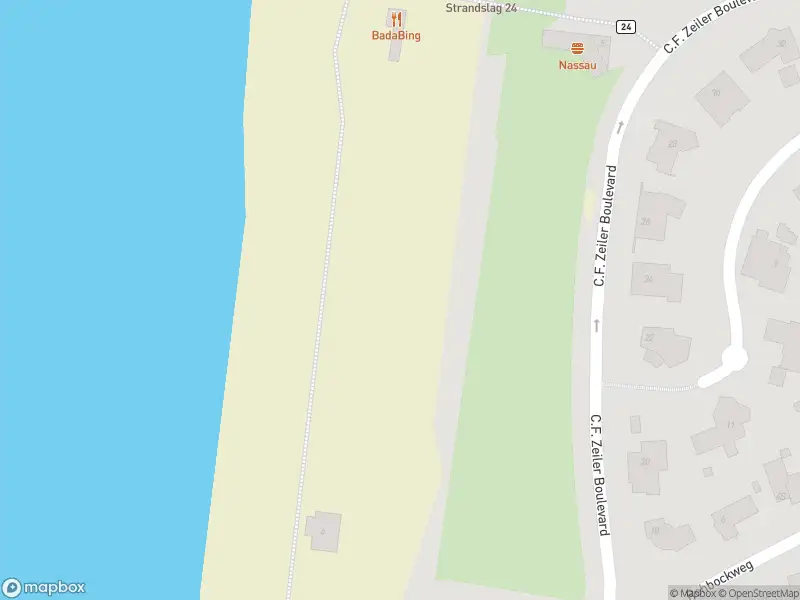 Ambulance met gepaste spoed naar de Strand Bergen aan Zee in Bergen aan Zee