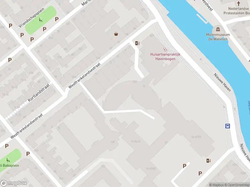 Ambulance met grote spoed naar de Havenbogen in Schiedam