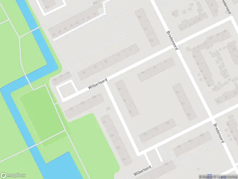 Ambulance met grote spoed naar de Wilbertoord in Rotterdam