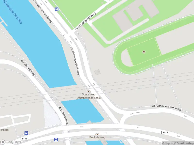 Brandweer met gepaste spoed naar de Energieweg in Rotterdam