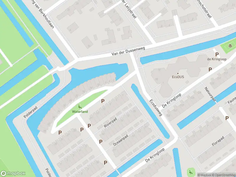Ambulance met grote spoed naar de Waterloop in Delft