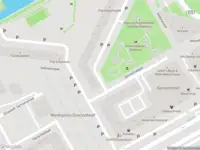 Ambulance met grote spoed naar de Geldershoofd in Amsterdam