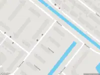 Ambulance met grote spoed naar de Teldersweg in Rotterdam
