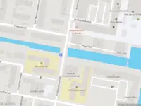 Ambulance met gepaste spoed naar de Krabbendijkestraat in Rotterdam
