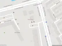 Ambulance met gepaste spoed naar de Thomas Mannplaats in Rotterdam