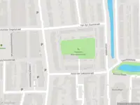 Ambulance met gepaste spoed naar de Prinsenstraat in Leiden