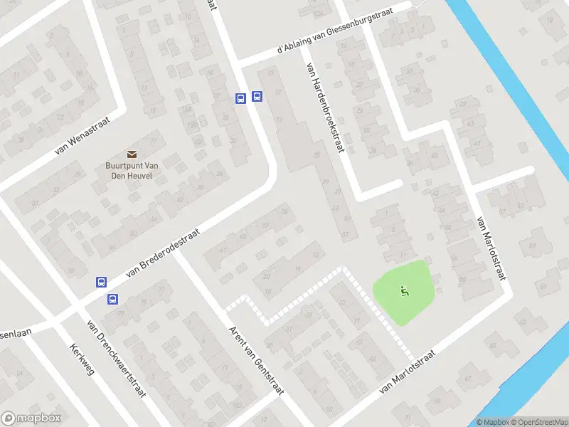 Ambulance met gepaste spoed naar de Van Brederodestraat in Giessenburg