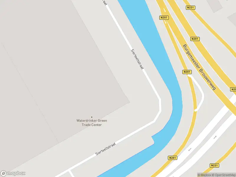Brandweer met gepaste spoed naar de Sierteeltstraat in Aalsmeer