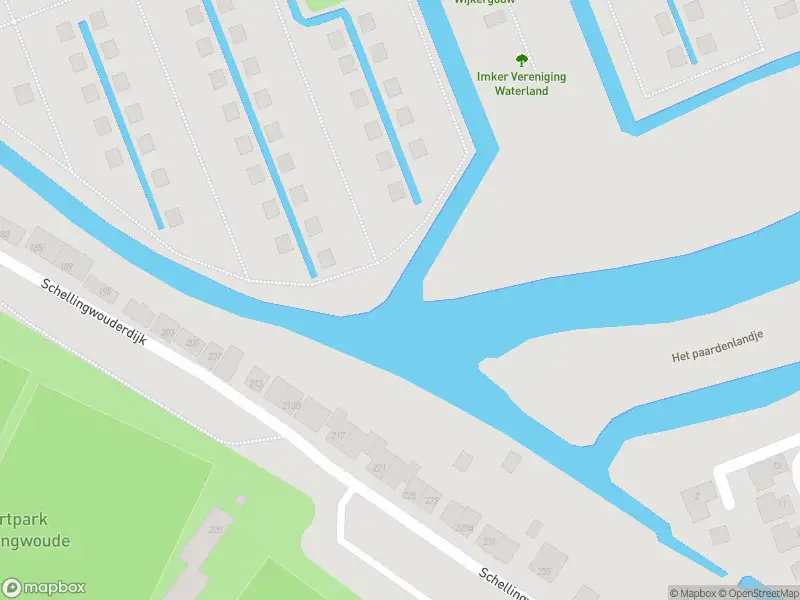Ambulance met grote spoed naar de Wijkergouw in Amsterdam