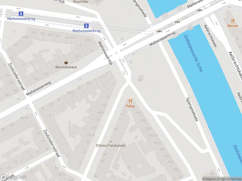 Ambulance met gepaste spoed naar de Mathenesserdijk in Rotterdam