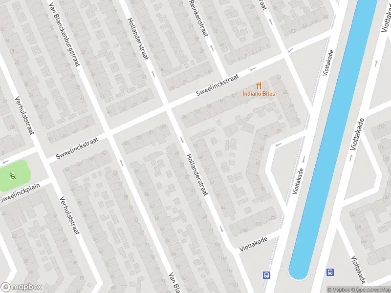 Ambulance met gepaste spoed naar de Hollanderstraat in Dordrecht
