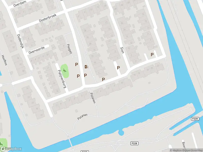 Ambulance met grote spoed naar de Schuilenburg in Pijnacker