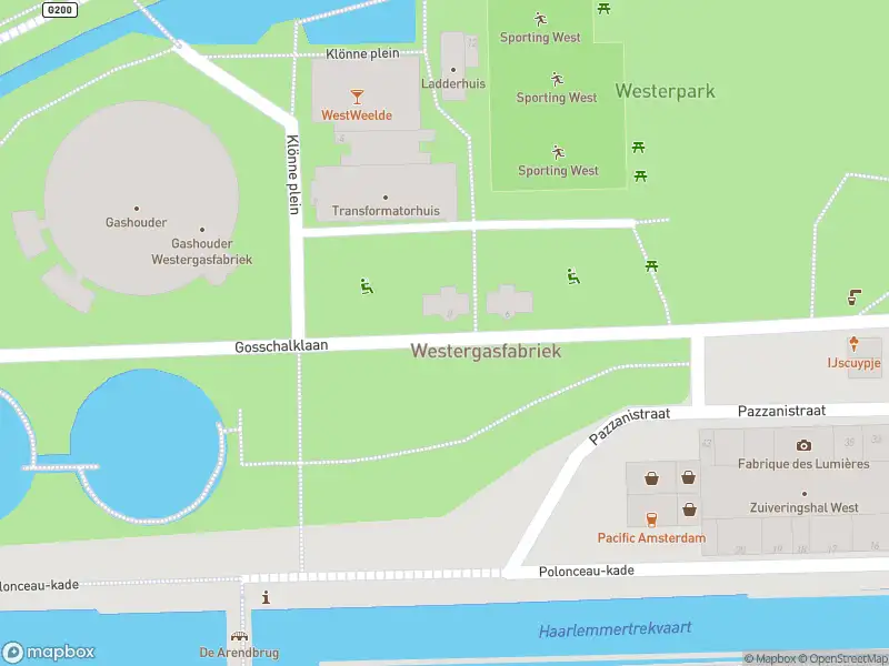 Ambulance met gepaste spoed naar de Gosschalklaan in Amsterdam