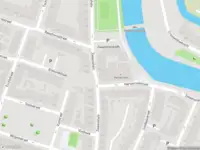 Ambulance met gepaste spoed naar de Zwaanshals in Rotterdam