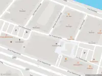 Ambulance met grote spoed naar de Cor Kieboomplein in Rotterdam