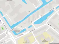 Ambulance met gepaste spoed naar de Maria Strickhof in Delft