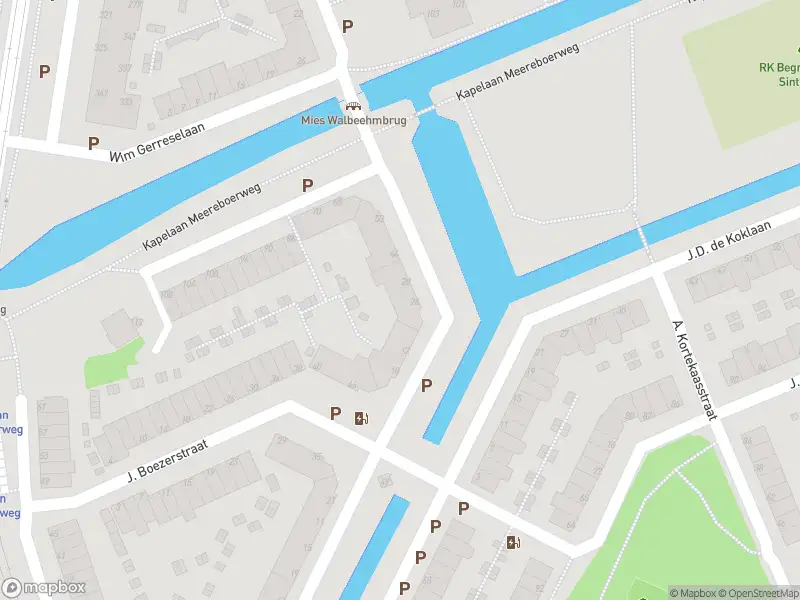 Ambulance met grote spoed naar de J.J. Heggekade in 's-Gravenhage