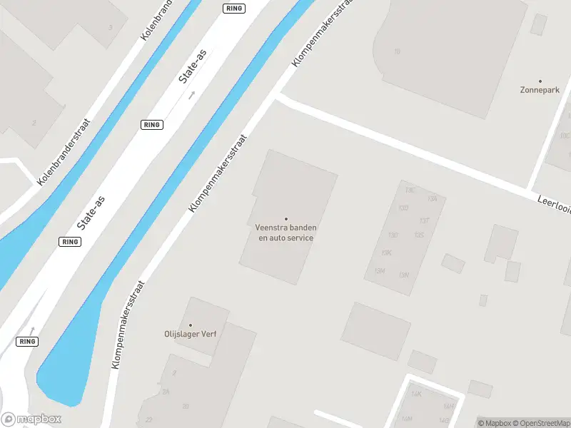 Brandweer met grote spoed naar de Klompenmakersstraat in Sneek vanwege voertuigbrand