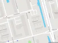 Ambulance met grote spoed naar de Blondeelstraat in Rotterdam