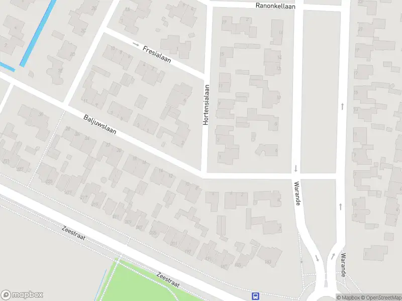 Ambulance met grote spoed naar de Hortensialaan in Beverwijk