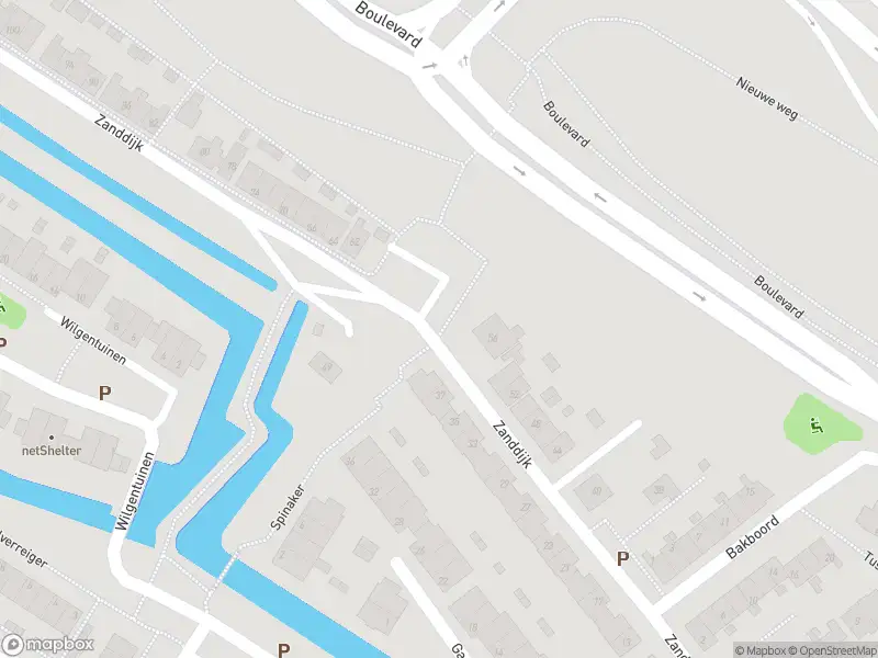 Ambulance met gepaste spoed naar de Zanddijk in Rozenburg