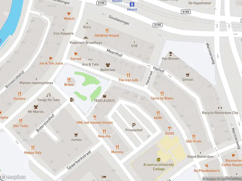 Ambulance met grote spoed naar de Pannekoekstraat in Rotterdam