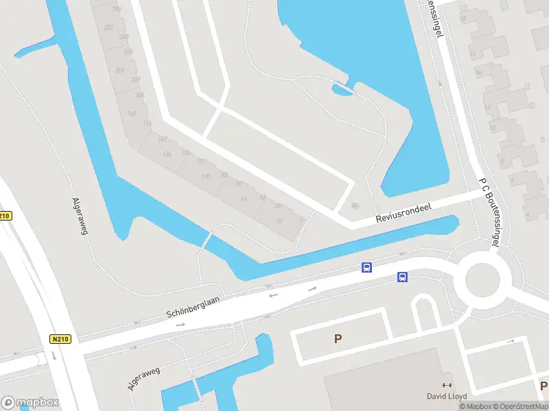 Ambulance met grote spoed naar de Reviusrondeel in Capelle aan den IJssel