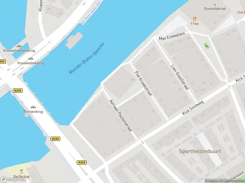 Ambulance met gepaste spoed naar de Fanny Blankers-Koenplein in Haarlem