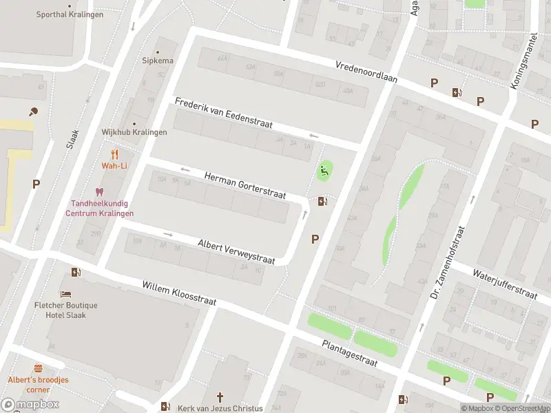 Ambulance met gepaste spoed naar de Herman Gorterstraat in Rotterdam